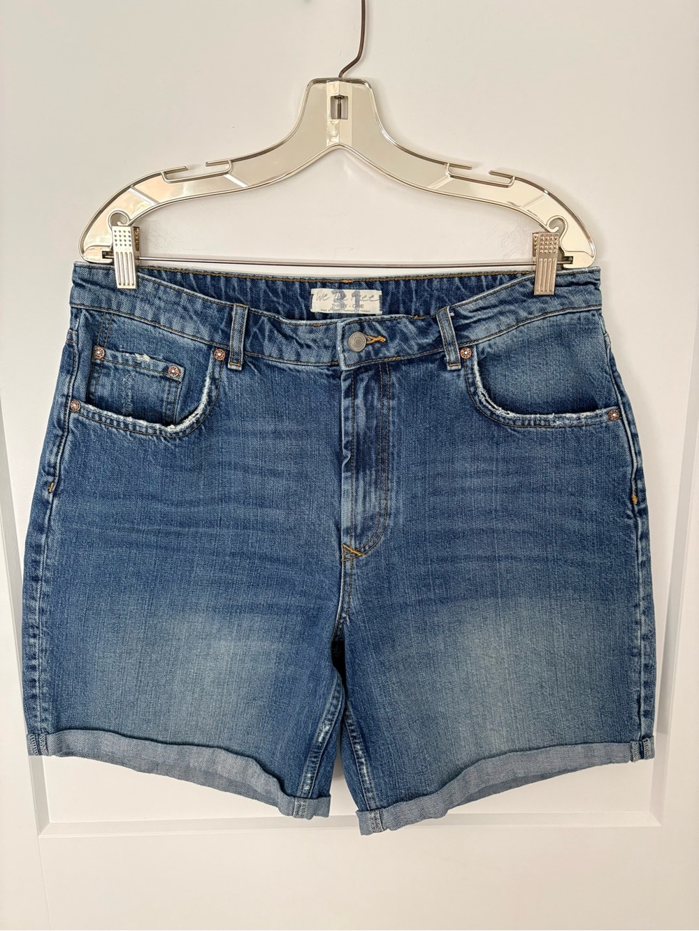 Free People We The Free Ivy Long Denim Cuffed Shorts - Size 31 EUC